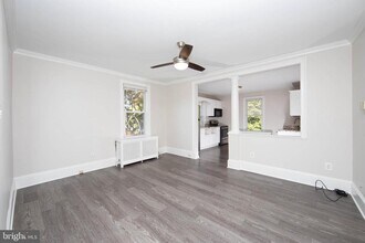 911 Eldridge Ave in Collingswood, NJ - Foto de edificio - Building Photo
