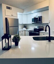 4630 Commander Dr-Unit -1023 in Orlando, FL - Building Photo - Building Photo