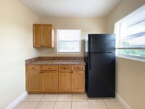3740 Avenue S in Riviera Beach, FL - Building Photo - Building Photo