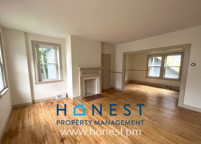 20 Academy St in Hallowell, ME - Building Photo