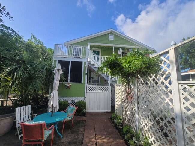 3213 Avenue O in Galveston, TX - Building Photo - Building Photo