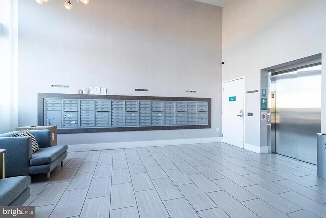 989 S Buchanan St, Unit 225 in Arlington, VA - Building Photo - Building Photo