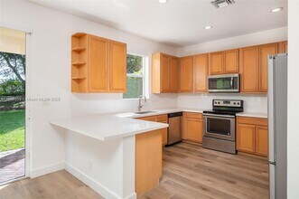 19282 Seneca Ave in Weston, FL - Building Photo - Building Photo