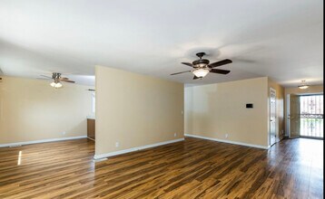 7424 Crawfordshire Ln in Louisville, KY - Building Photo - Building Photo