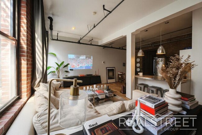 Kent Avenue in Brooklyn, NY - Building Photo - Building Photo