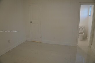 61 SW 58th Ct in Miami, FL - Building Photo - Building Photo