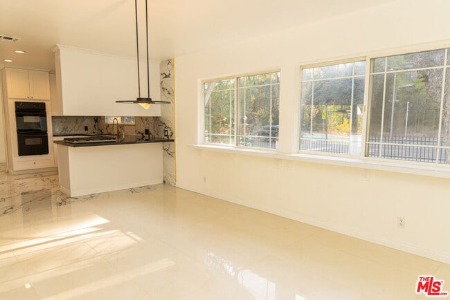 property at 5604 Valley Circle Blvd