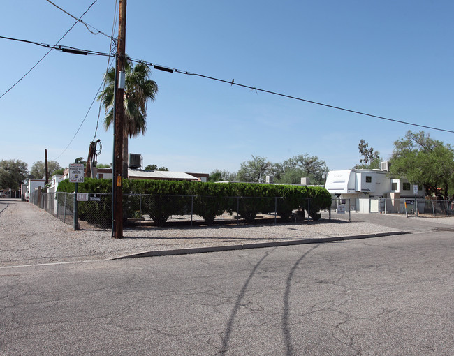 Shady Lane in Tucson, AZ - Building Photo - Building Photo