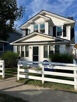 48 Lawrence Ave in Milford, CT - Building Photo