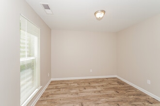 140 Willowridge Ln in Odenville, AL - Foto de edificio - Building Photo