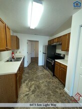 6473 Son Light Way, Unit 4-505 in Knoxville, TN - Foto de edificio - Building Photo