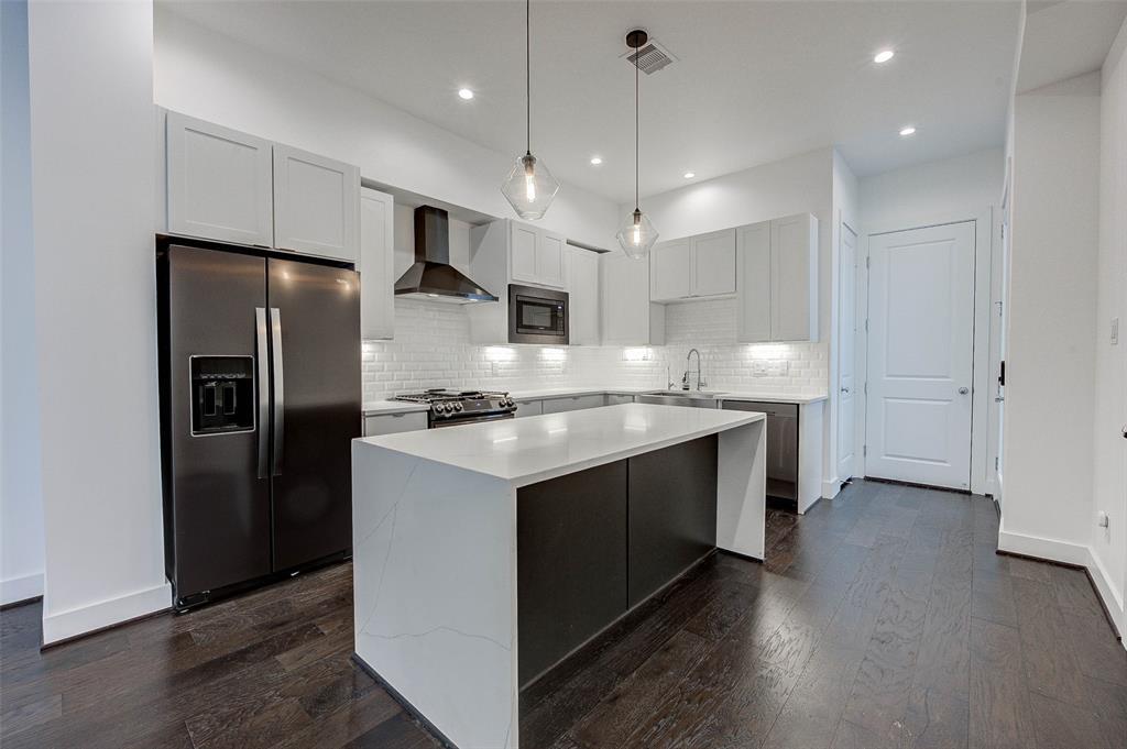 5837 Dolores St in Houston, TX - Building Photo
