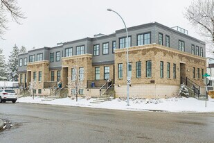 1587 38 Av SW in Calgary, AB - Building Photo