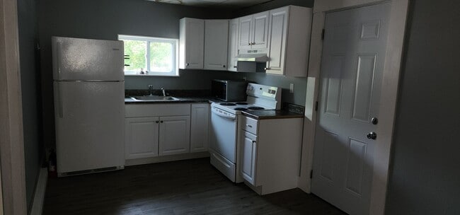 11 Eastman St, Unit 1 bedroom flr 2