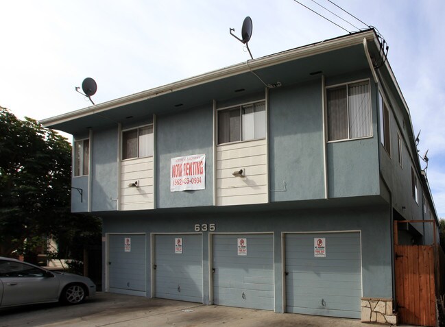 635 Coronado Ave in Long Beach, CA - Foto de edificio - Building Photo