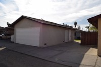 4124 Parker Ave in Bakersfield, CA - Foto de edificio - Building Photo