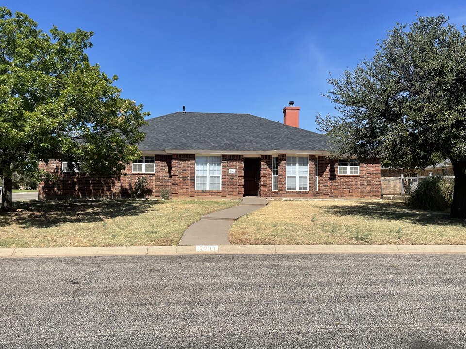 5901 Sheffield Dr in San Angelo, TX - Building Photo