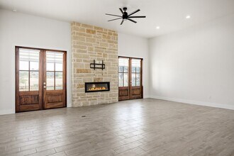 3200 Pinnacle Club Dr in Kerrville, TX - Building Photo - Building Photo