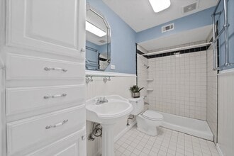 526 Waggoner Dr in Arlington, TX - Building Photo - Building Photo