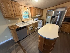 1865 Liberty Rd in Battletown, KY - Building Photo - Building Photo