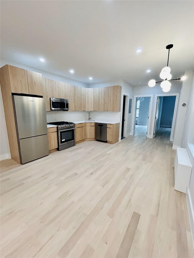 property at 1523 Greene Ave