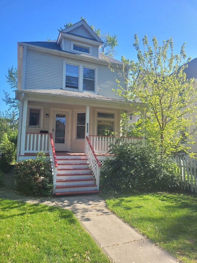 property at 1923 W Touhy Ave