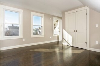 18 Rush St, Unit 2 in Somerville, MA - Foto de edificio - Building Photo