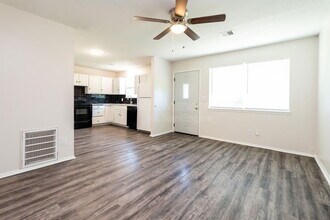 1826 S Laura St in Wichita, KS - Building Photo - Building Photo