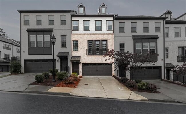 property at 1505 Slopeside Loop SE