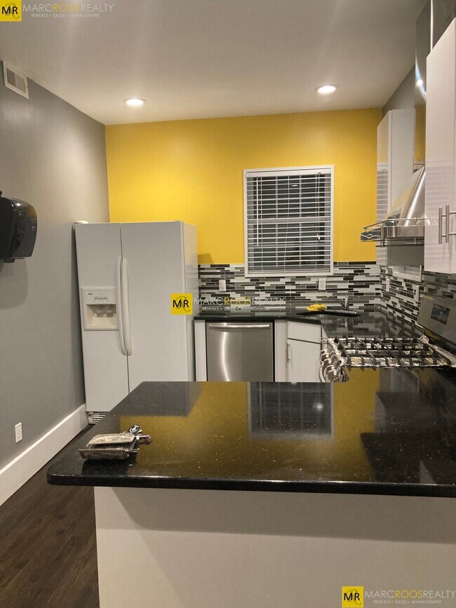 630 Bennington St, Unit 3 in Boston, MA - Foto de edificio - Building Photo