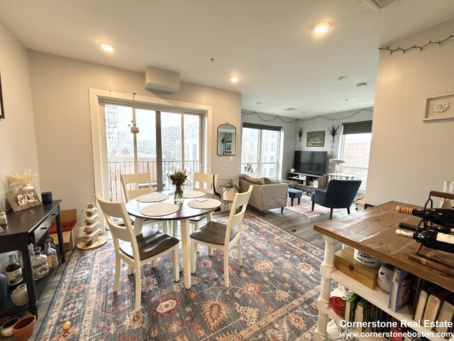 40 B St in Boston, MA - Foto de edificio - Building Photo