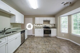 2295 Burdett Ridge Dr in College Park, GA - Foto de edificio - Building Photo