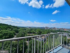 2059 Huntington Ave in Alexandria, VA - Building Photo - Building Photo