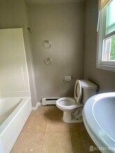 1387 Finnegans Ln in Kendall Park, NJ - Building Photo - Building Photo