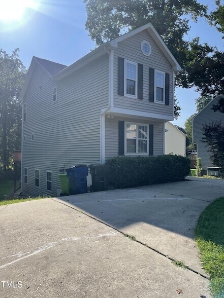 5001 Knightsbridge Way in Raleigh, NC - Building Photo - Building Photo