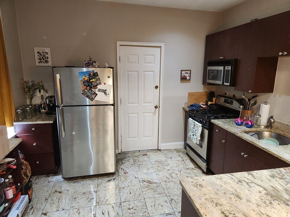 47 Park Vale Ave, Unit 2 in Boston, MA - Building Photo