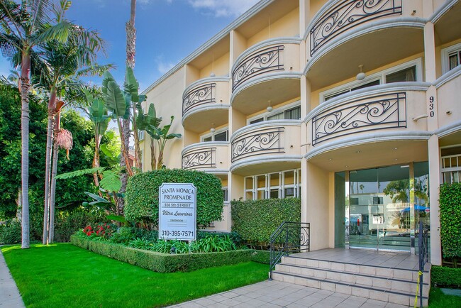 Santa Monica Promenade in Santa Monica, CA - Building Photo - Building Photo