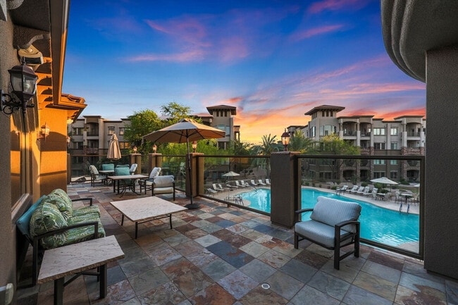 5450 E Deer Valley Dr in Phoenix, AZ - Building Photo - Building Photo