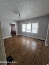 1841 Roanoke Ave in Louisville, KY - Foto de edificio - Building Photo