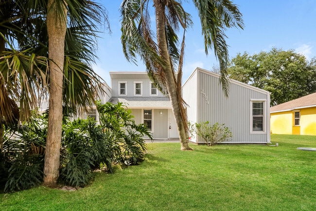 2574 SW Monterrey Ln in Port St. Lucie, FL - Building Photo - Building Photo