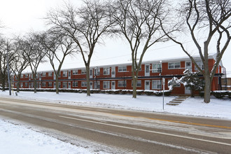 Normal Road Apartments in Dekalb, IL - Building Photo - Building Photo