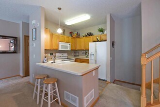 6893 Pine Crest Trail S in Cottage Grove, MN - Building Photo - Building Photo