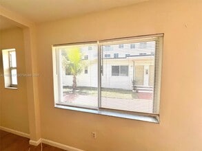 690 NE 85th St in Miami, FL - Building Photo - Building Photo