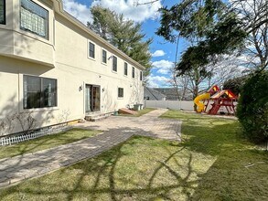 9 Vine St in Newton, MA - Building Photo - Building Photo
