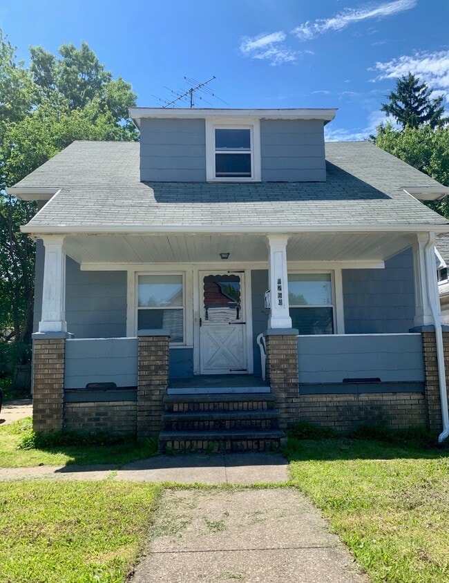 property at 1264 E 168th St