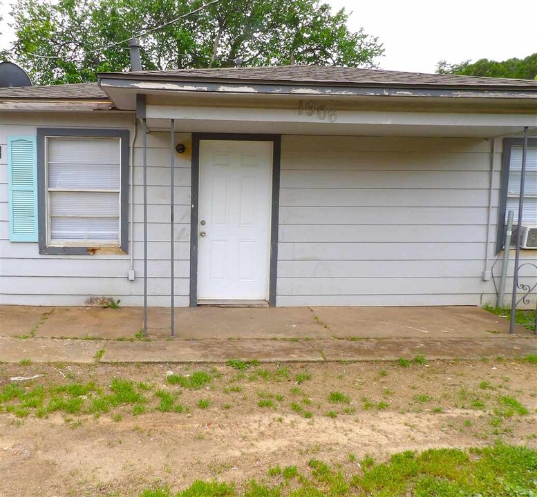 1904 NW Baldwin Ave in Lawton, OK - Building Photo