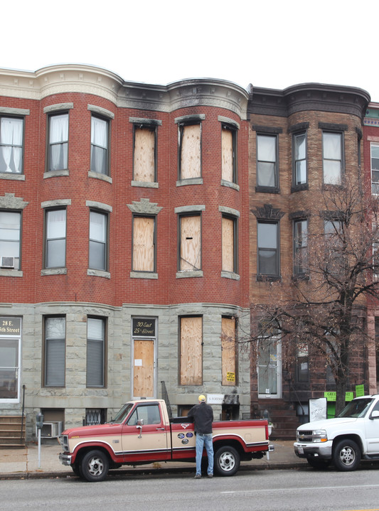 30 E 25th St in Baltimore, MD - Foto de edificio