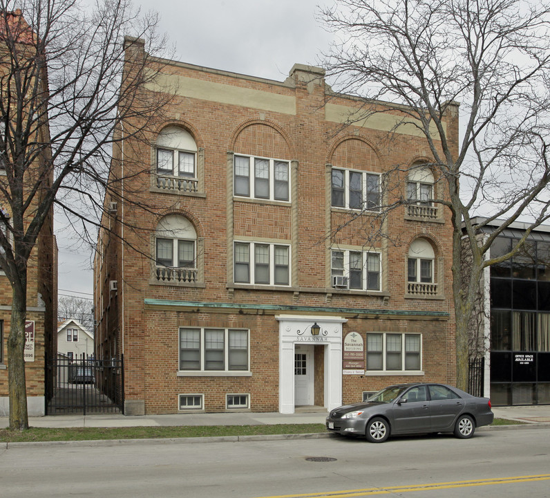 Shorewood in Milwaukee, WI - Foto de edificio