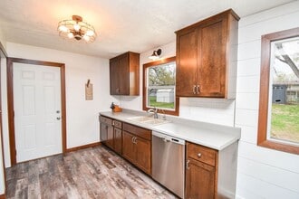 217 N Needles Dr in Brandon, SD - Building Photo - Building Photo