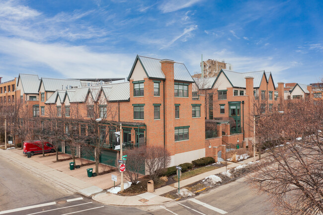 101 N Euclid Ave in Oak Park, IL - Building Photo - Building Photo